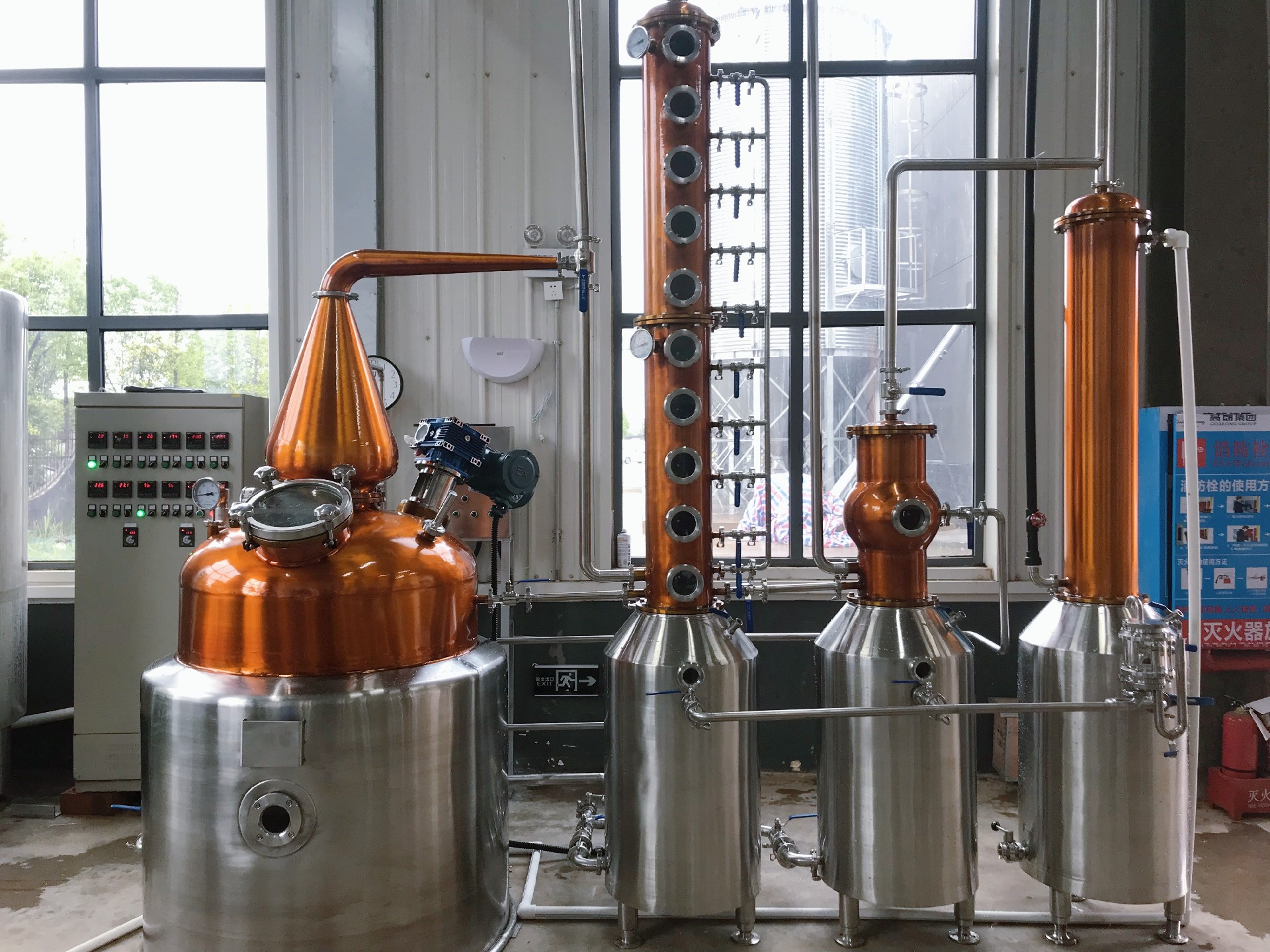 500L塔式蒸馏机01.jpg
